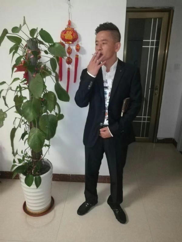 男人三十而立的第二张照片--雷州残疾人相亲网